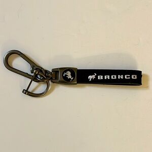 Ford Bronco key chain with carabiner and horseshoe. Great Christmas!